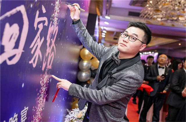 【高光“疫”事】勇敢逆行的特殊“网约车”——豪运国际90后，用信念打通生命运输线